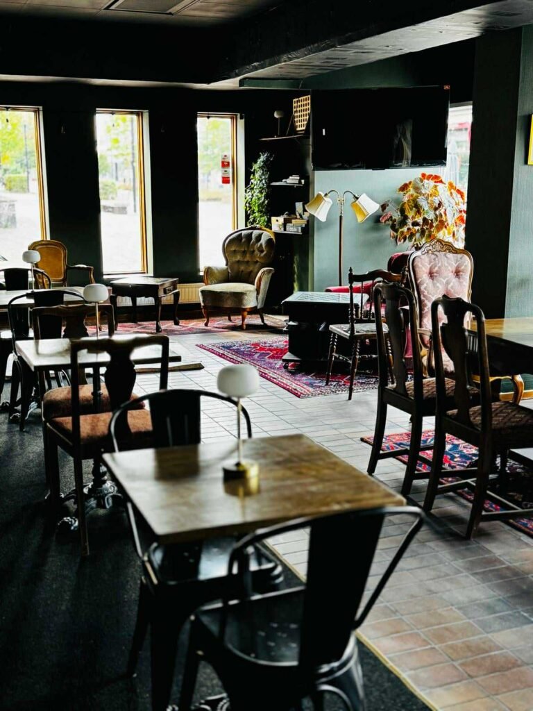 Dekorationsbelysning installerad på Lyran Bar Höganäs